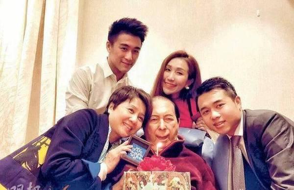 澳門精準(zhǔn)四肖期期中特公開，揭秘彩票背后的秘密，澳門精準(zhǔn)四肖期期中特揭秘，彩票背后的秘密公開！
