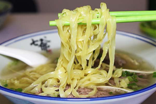 香港正版資料大全，免費(fèi)歇后語(yǔ)生肖表一網(wǎng)打盡，香港正版資料大全，免費(fèi)歇后語(yǔ)生肖表一網(wǎng)打盡集錦