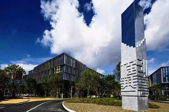 邁向未來，2025新澳門正版掛牌的機(jī)遇與挑戰(zhàn)，澳門正版掛牌邁向未來，機(jī)遇與挑戰(zhàn)并存（2025展望）